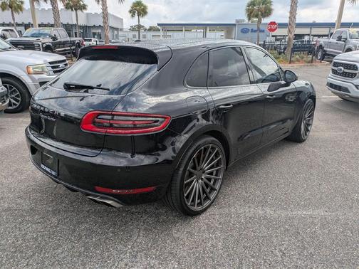 2015 Porsche Macan Turbo
