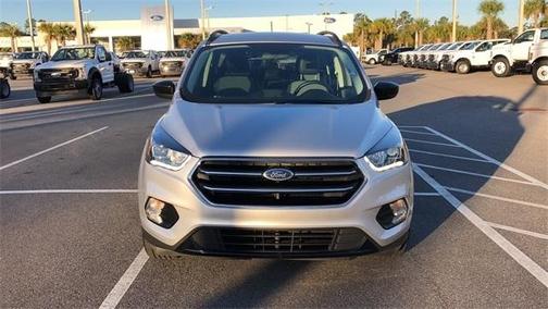 Photo 4 of 35 of 2019 Ford Escape SE