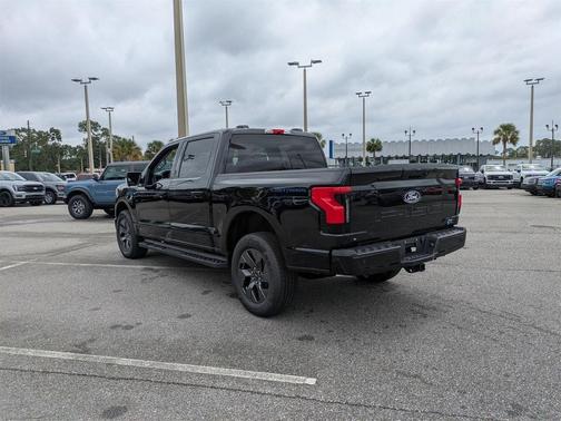 2025 Ford F-150 Lightning Flash