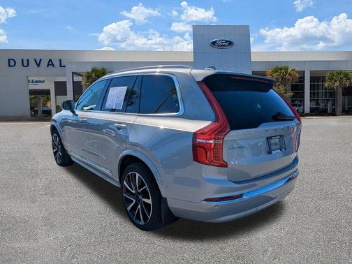 2023 Volvo XC90 B5 Plus