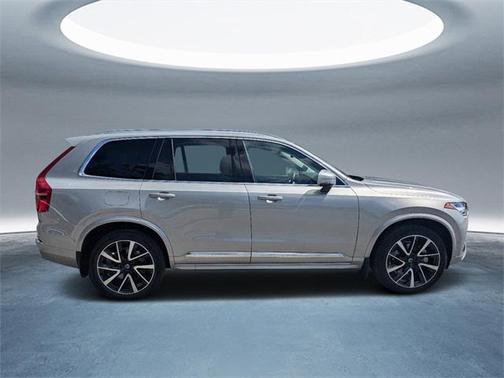 2023 Volvo XC90 B5 Plus