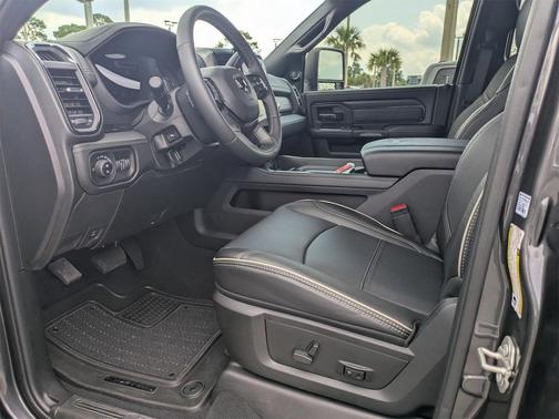 2024 RAM 3500 Limited Crew Cab 4x4 8' Box