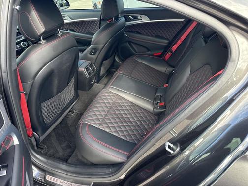 2023 Genesis G70 3.3T RWD