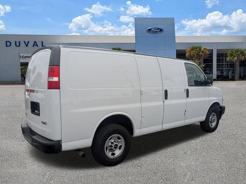 2023 GMC Savana 2500 Work Van
