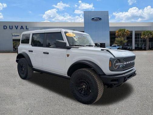 Oxford White 2026 Ford Bronco Badlands