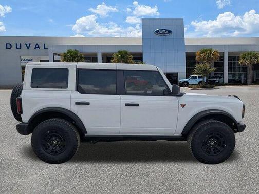 Oxford White 2026 Ford Bronco Badlands