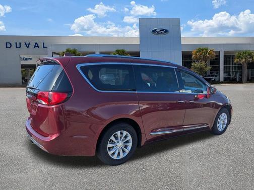 Velvet Red Pearlcoat 2018 Chrysler Pacifica Touring-L Plus