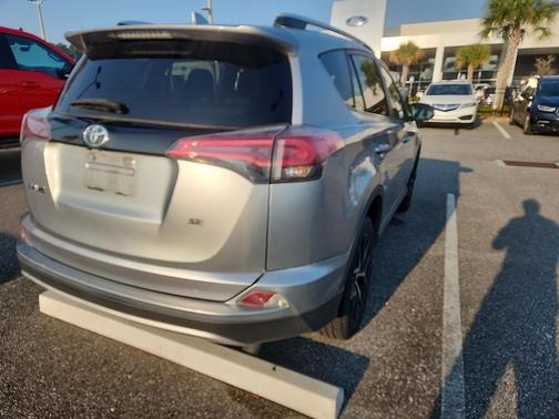 2016 Toyota RAV4 SE