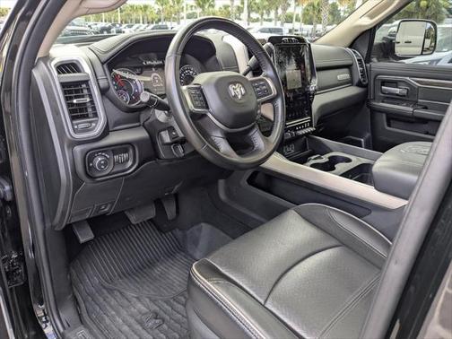 2021 RAM 3500 Laramie Crew Cab 4x4 8' Box