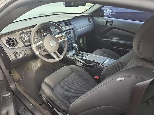 2014 Ford Mustang V6