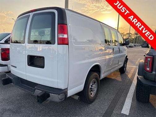 2022 Chevrolet Express 2500 RWD 2500 Regular Wheelbase WT