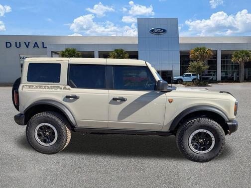 Desert Sand 2025 Ford Bronco Badlands