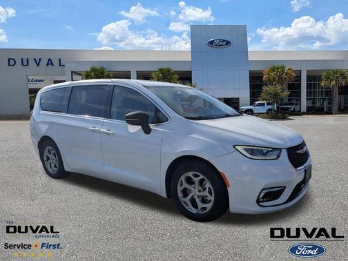 Bright White Clearcoat 2024 Chrysler Pacifica Limited