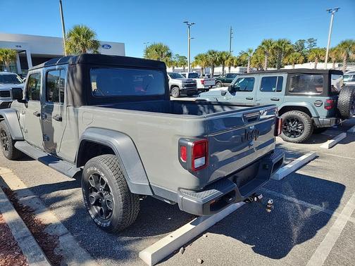 2021 Jeep Gladiator Sport