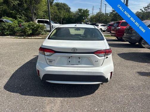 Pearl 2022 Toyota Corolla LE