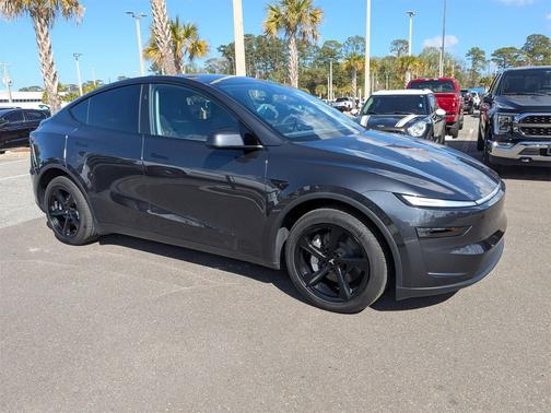 2026 Tesla Model Y Standard Rear-Wheel Drive