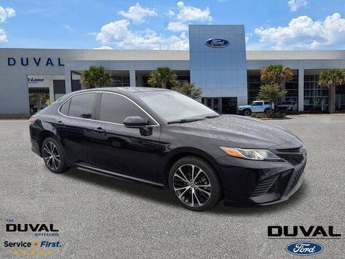 Midnight Black Metallic 2019 Toyota Camry SE