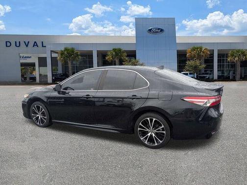 Midnight Black Metallic 2019 Toyota Camry SE