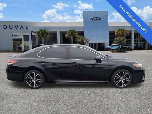 Midnight Black Metallic 2019 Toyota Camry SE