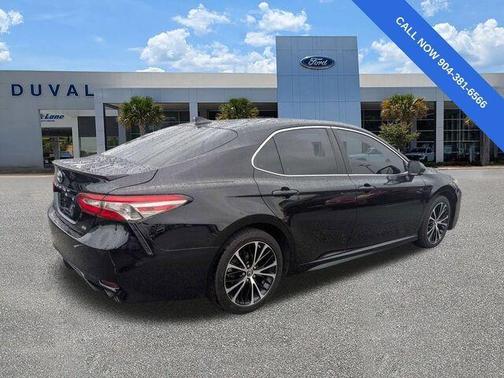 Midnight Black Metallic 2019 Toyota Camry SE