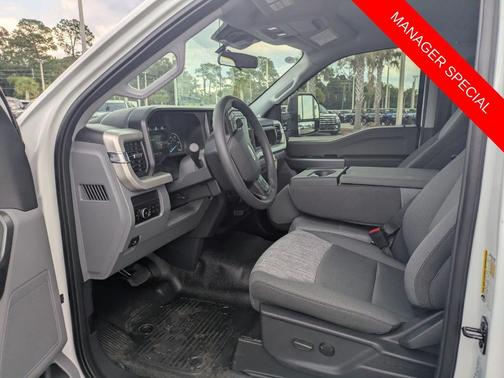 Oxford White 2026 Ford F-250 XLT