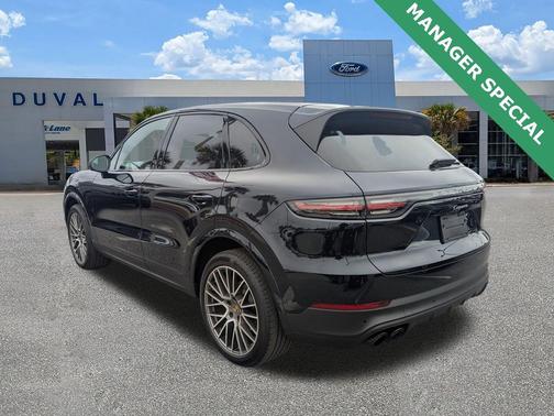 2023 Porsche Cayenne Platinum Edition