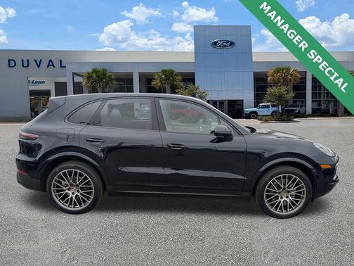 2023 Porsche Cayenne Platinum Edition