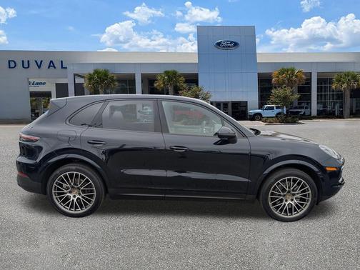 2023 Porsche Cayenne Platinum Edition