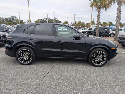 2023 Porsche Cayenne Platinum Edition