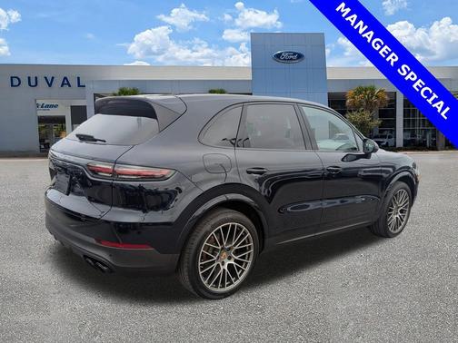 2023 Porsche Cayenne Platinum Edition