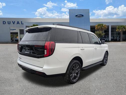 Star White 2026 Ford Expedition Platinum