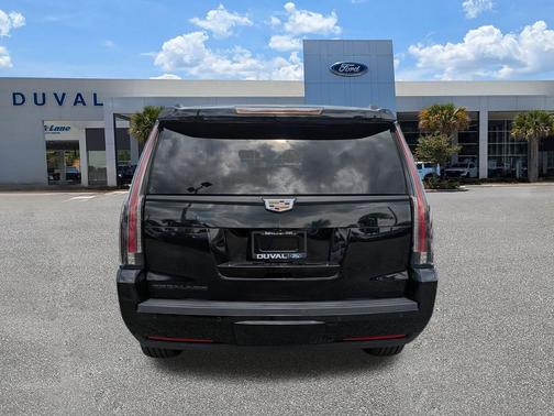 2018 Cadillac Escalade Luxury