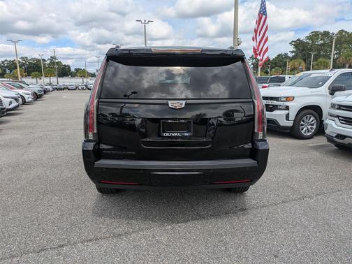 2018 Cadillac Escalade Luxury
