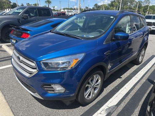 Lightning Blue Metallic 2018 Ford Escape SE
