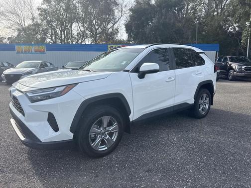 2022 Toyota RAV4 XLE