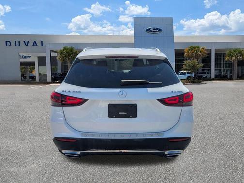 Polar White 2021 Mercedes-Benz GLA 250 Base 4MATIC