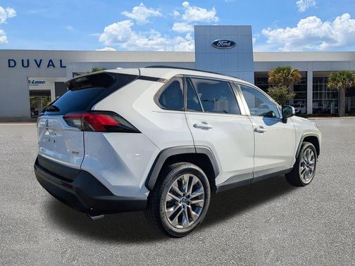 2019 Toyota RAV4 XLE Premium