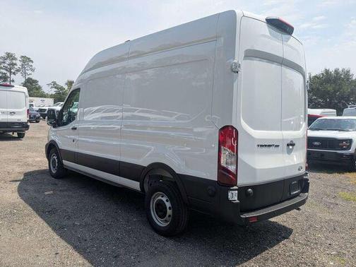 Oxford White 2026 Ford Transit-250 Base