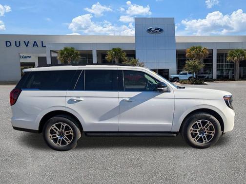 Star White 2026 Ford Expedition Active