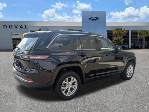 Diamond Black 2023 Jeep Grand Cherokee Limited