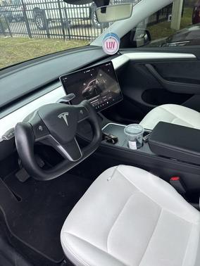 2024 Tesla Model Y Long Range Dual Motor All-Wheel Drive