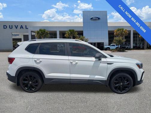 Pure White 2022 Volkswagen Taos 1.5T SE