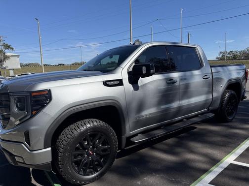 2024 GMC Sierra 1500 Elevation