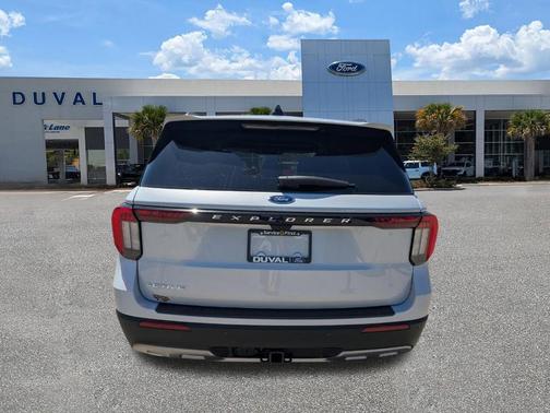 Space White Metallic 2026 Ford Explorer Active