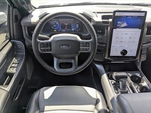 2025 Ford F-150 Lightning LARIAT