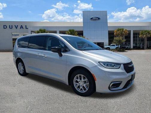 Silver Mist Clearcoat 2024 Chrysler Pacifica Touring-L
