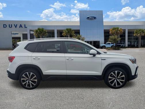 2024 Volkswagen Taos 1.5T SE