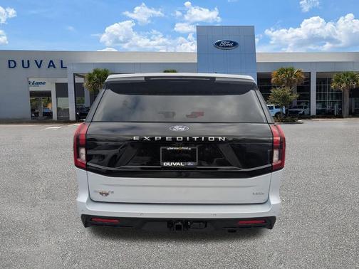 Space Silver 2026 Ford Expedition Max Active