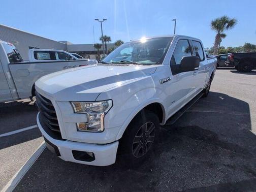 Oxford White 2017 Ford F-150 XLT