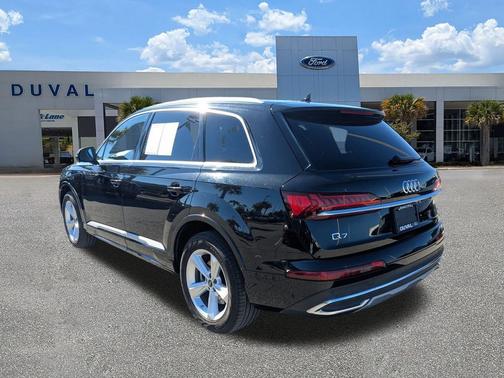 2024 Audi Q7 45 Premium Plus